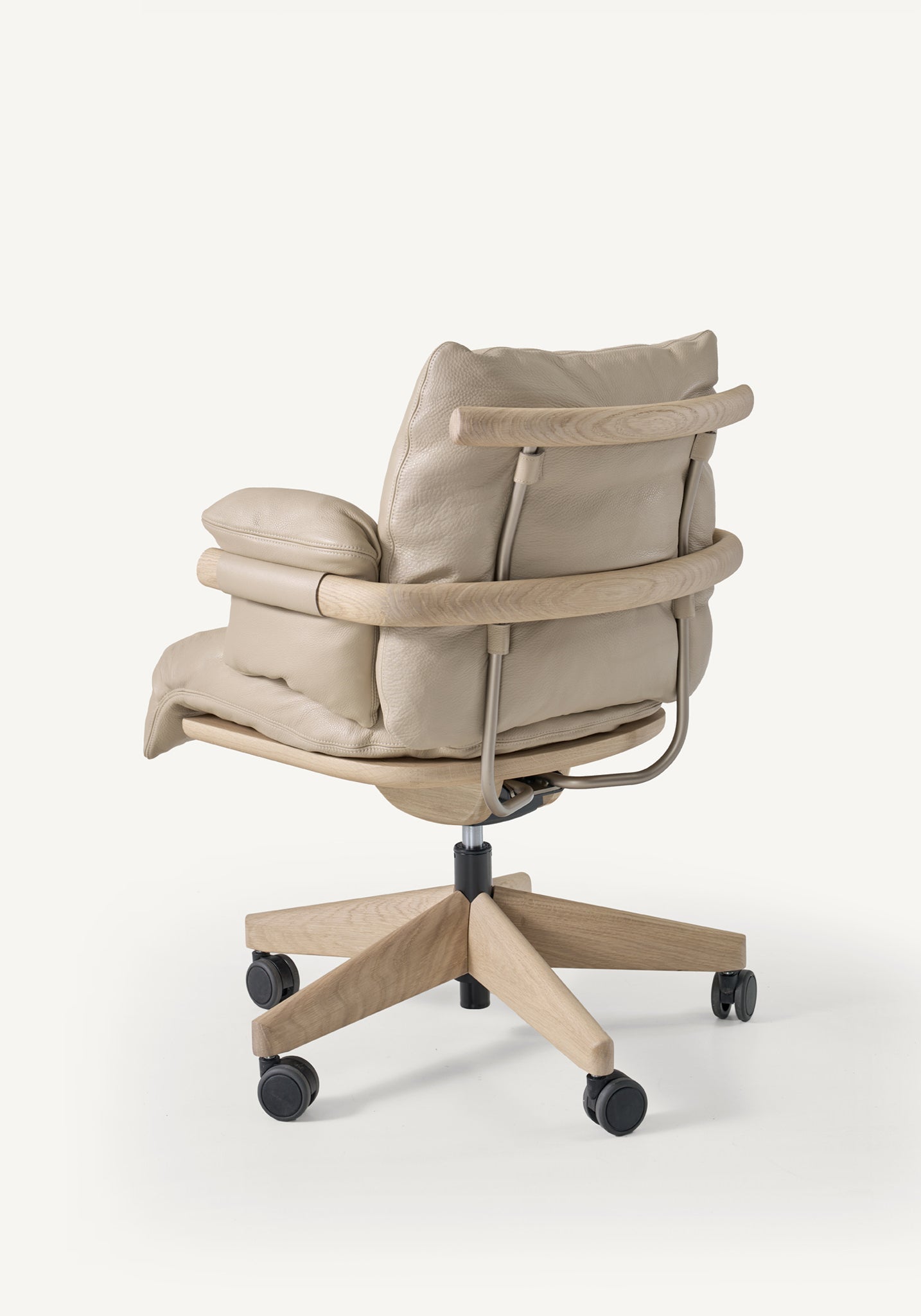 Ramus Chair