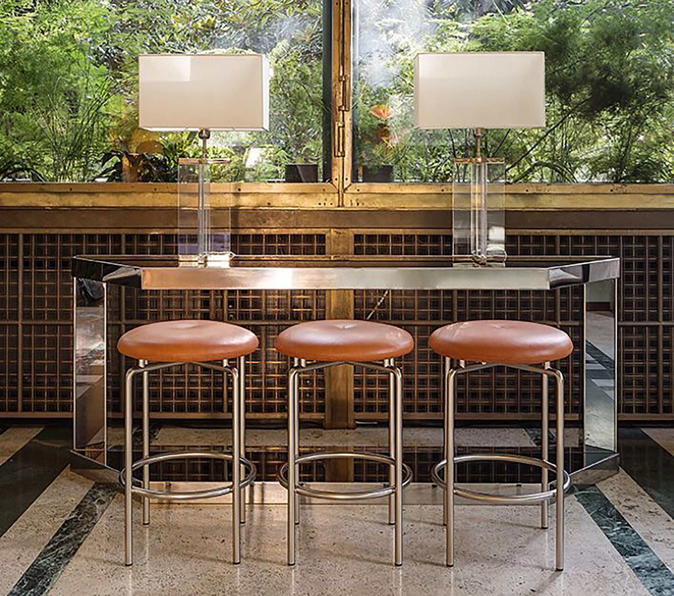 Circular bar deals table and stools